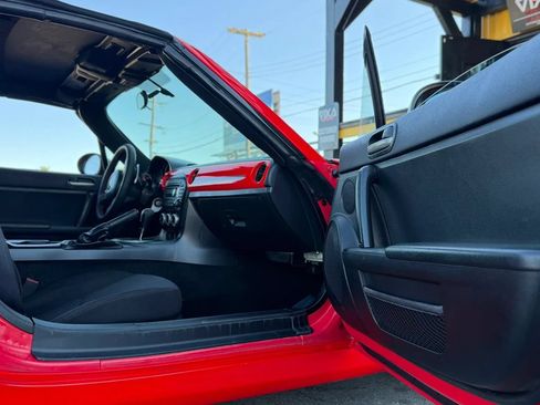 Used 2015 MAZDA MX-5 Miata Club RWD image 11