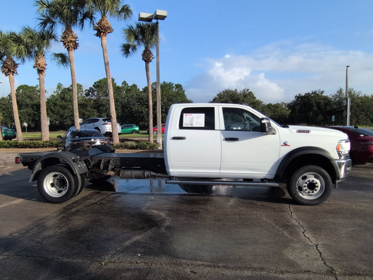 Used 2024 RAM 4500 Tradesman w/ Chrome Appearance Group RWD image 3