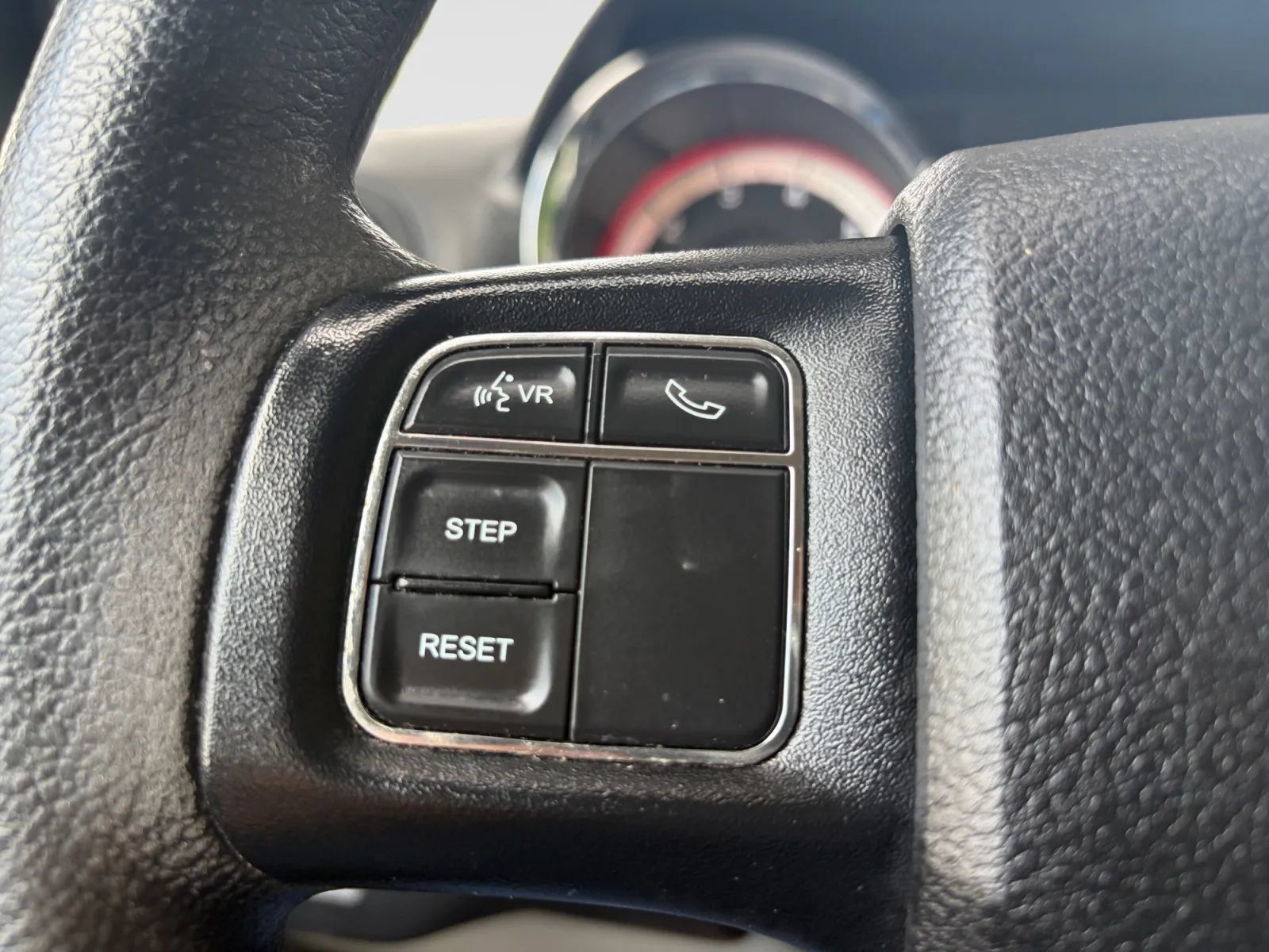 Used 2018 Dodge Grand Caravan SE w/ UConnect Hands-Free Group FWD image 29