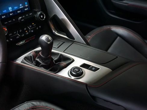 Used 2019 Chevrolet Corvette Z06 RWD image 17