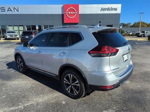 Certified 2018 Nissan Rogue SL w/ Premium Package image 6