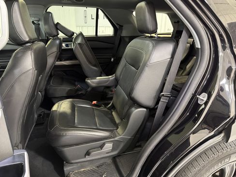 Used 2022 Ford Explorer Limited w/ Equipment Group 301A image 10