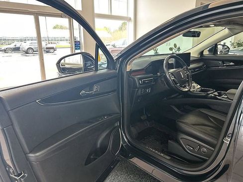 Used 2022 Lincoln Nautilus Reserve AWD/4WD image 8