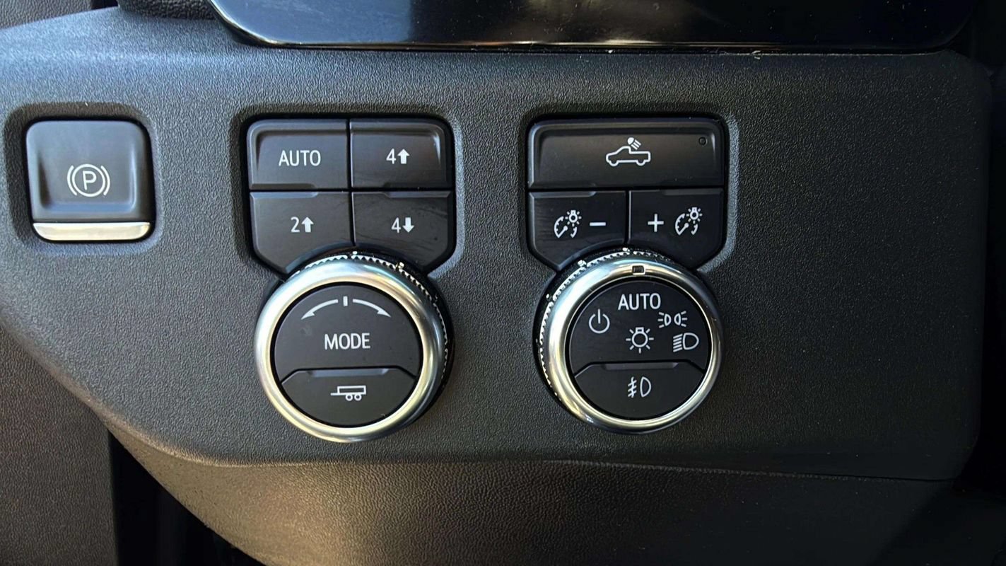 Used 2023 GMC Sierra 1500 Elevation w/ X31 Off-Road Package AWD/4WD image 13