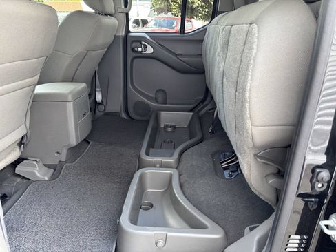 Used 2021 Nissan Frontier SV AWD/4WD image 25