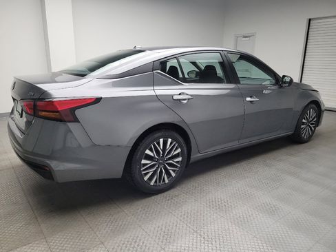 Used 2024 Nissan Altima 2.5 SV image 10