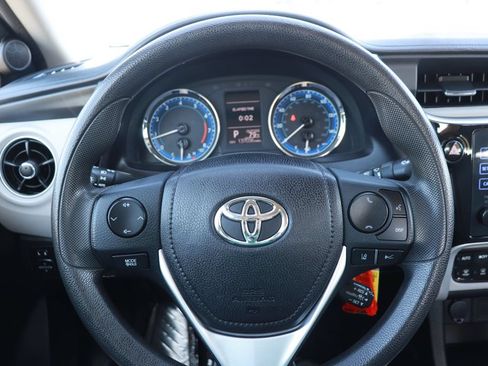 Used 2017 Toyota Corolla LE w/ Carpet Mat Package (TMS) FWD image 21