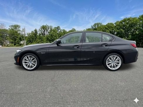 Used 2023 BMW 330e xDrive w/ Driving Assistance Package AWD/4WD image 5