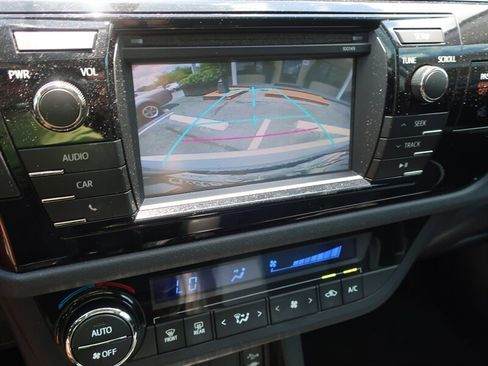 Used 2015 Toyota Corolla S FWD image 18