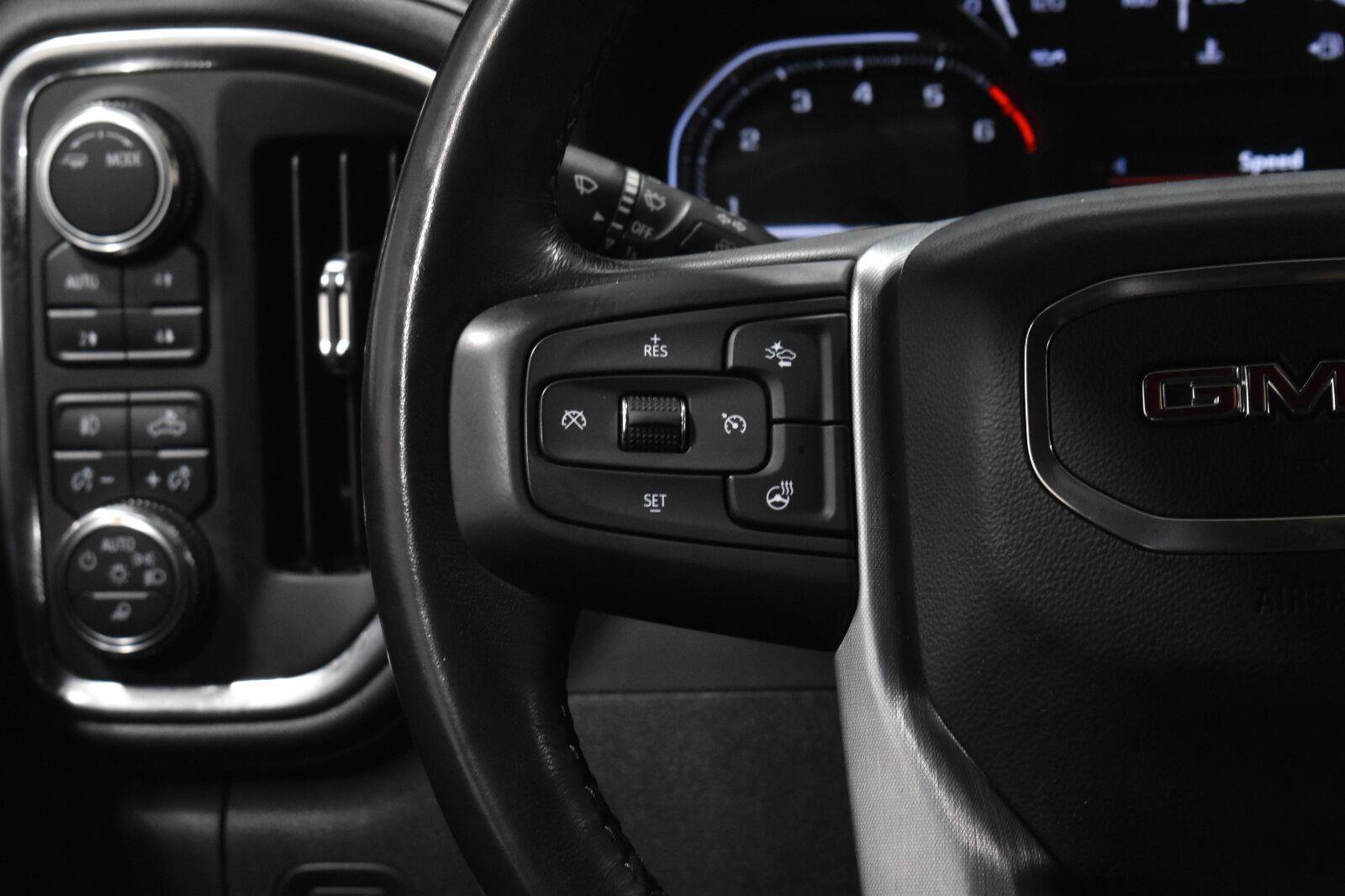 Used 2022 GMC Sierra 1500 SLT w/ SLT Premium Plus Package AWD/4WD image 7