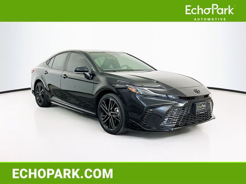 Used 2025 Toyota Camry XSE image 1