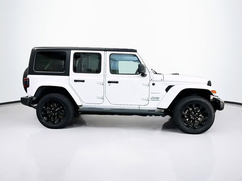 Used 2023 Jeep Wrangler Sahara w/ Cold Weather Group image 10