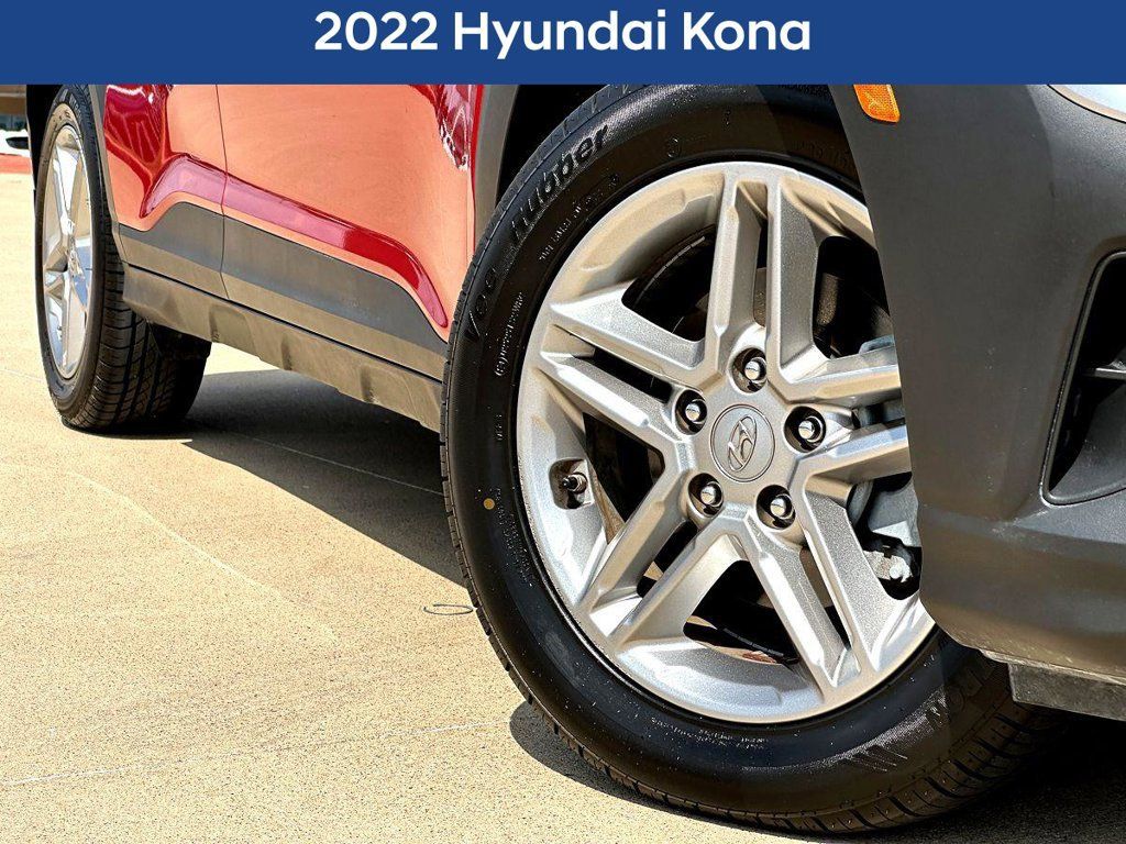 Used 2022 Hyundai Kona SE FWD image 2