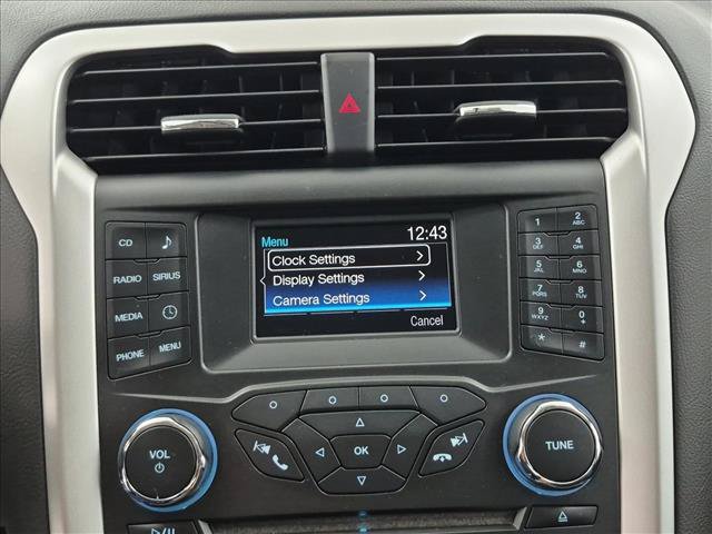 Used 2015 Ford Fusion SE FWD image 13