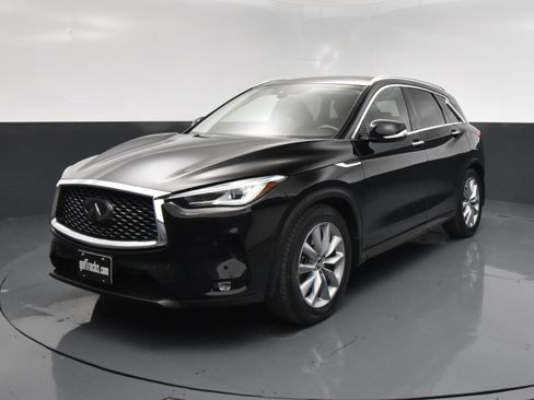 Used 2019 INFINITI QX50 Essential w/ Proactive Package FWD image 2