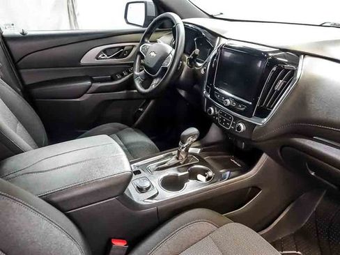 Certified 2023 Chevrolet Traverse LT FWD image 34