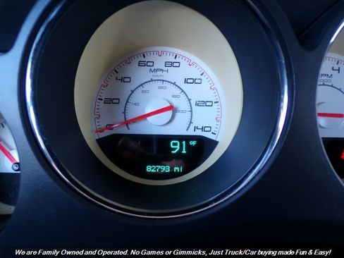 Used 2013 Dodge Challenger SXT RWD image 10