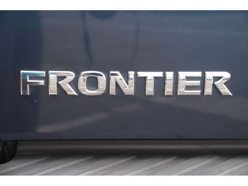 Used 2014 Nissan Frontier SV w/ SV Value Truck Package image 9