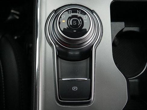 Used 2024 Ford Edge Titanium image 44