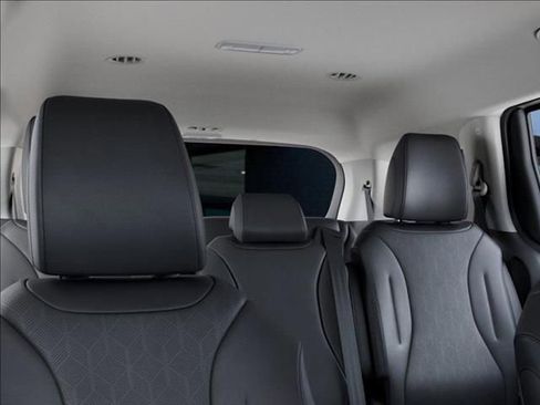 New 2026 Kia Carnival LXS FWD image 27