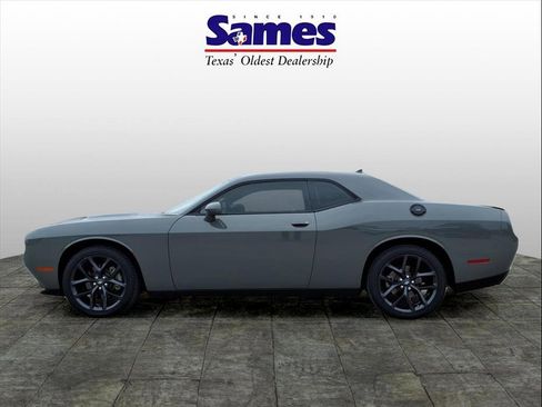Used 2023 Dodge Challenger SXT w/ Plus Package image 4