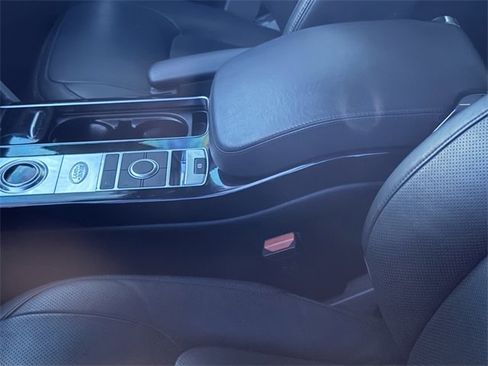 Used 2022 Land Rover Range Rover P525 Westminster Edition image 6