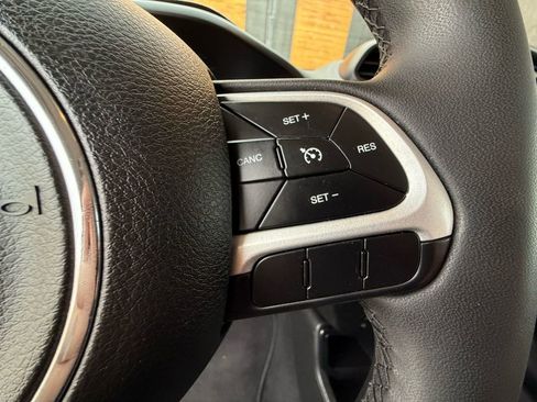 Used 2018 Jeep Renegade Latitude image 28