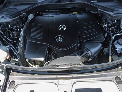 Used 2025 Mercedes-Benz GLC 300 image 27