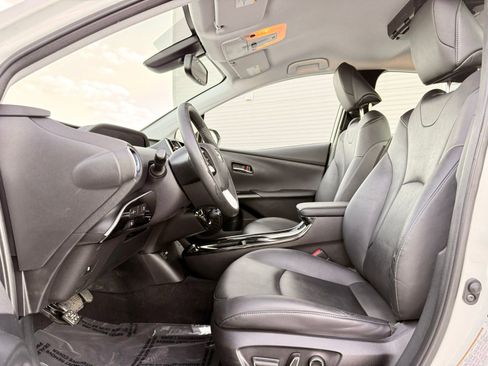 Used 2016 Toyota Prius Four Touring w/ Protection Package FWD image 17