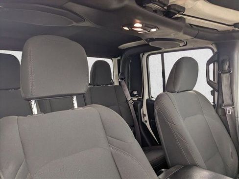 Used 2025 RAM 2500 Laramie AWD/4WD image 16