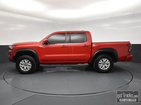 Used 2023 Nissan Frontier SV image 3