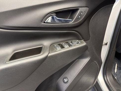 Used 2021 Chevrolet Equinox LT image 11