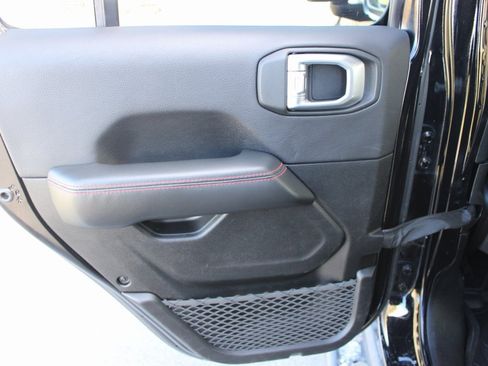 Used 2020 Jeep Wrangler Unlimited Rubicon w/ Uconnect 4C Nav & Sound Group image 28