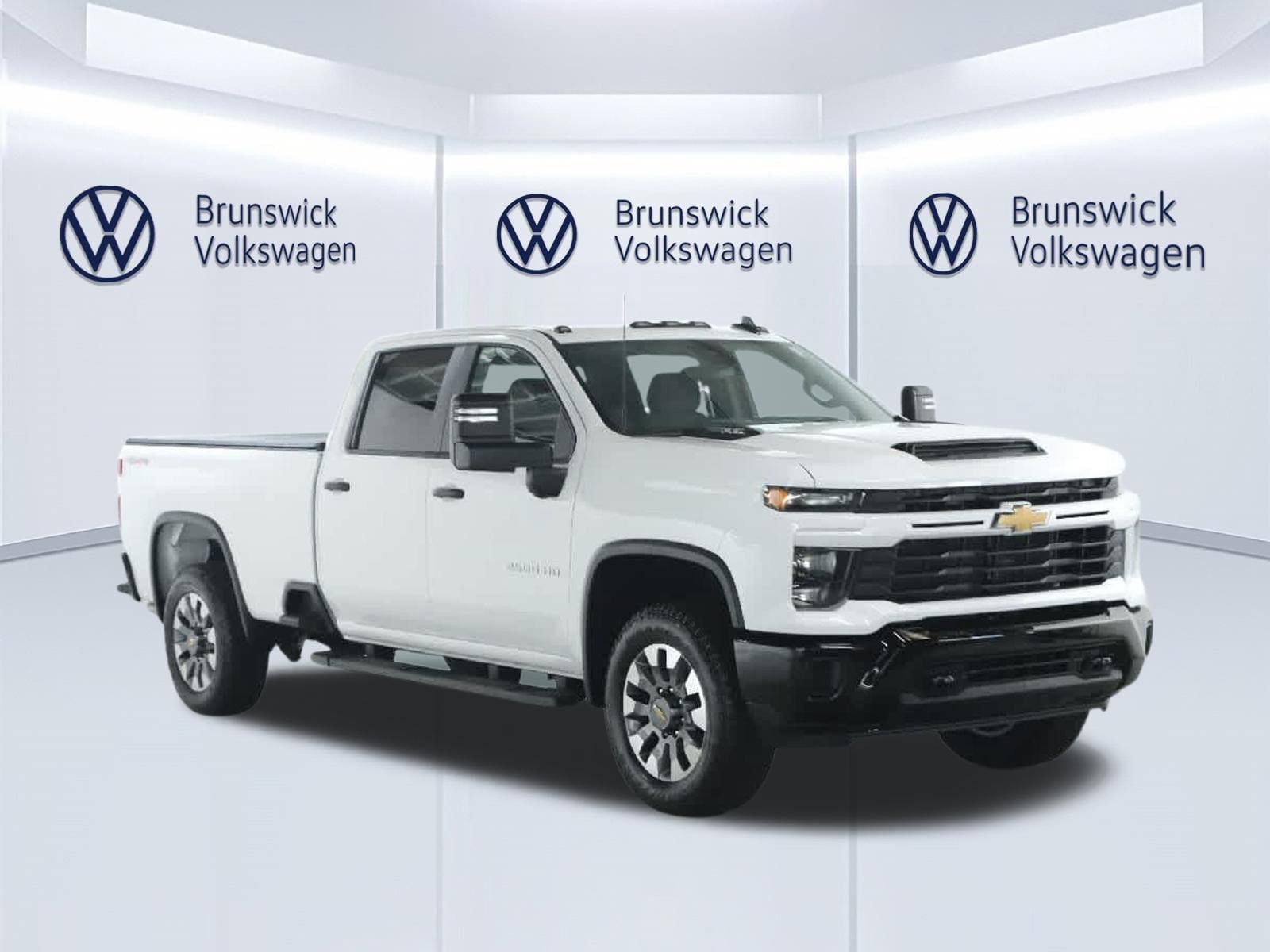 Used 2025 Chevrolet Silverado 2500 Custom w/ Custom Convenience Package AWD/4WD image 9
