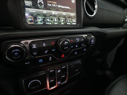 Used 2022 Jeep Wrangler Unlimited Sahara w/ Cold Weather Group image 20