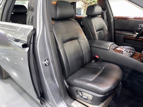 Used 2010 Rolls-Royce Ghost RWD image 57