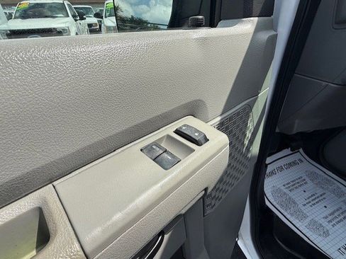 Used 2014 Ford E-150 and Econoline 150 w/ Power Group image 19