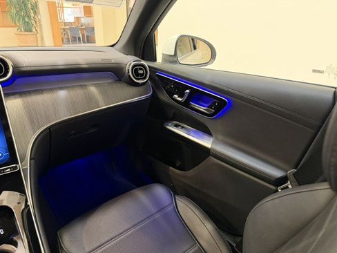 Used 2025 Mercedes-Benz GLC 300 image 10