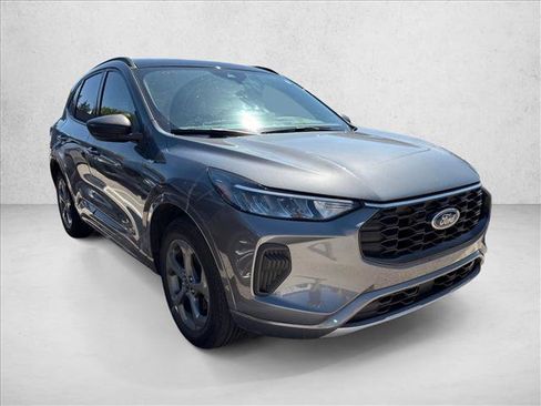 Certified 2023 Ford Escape ST-Line w/ Tech Pack #1 AWD/4WD image 3
