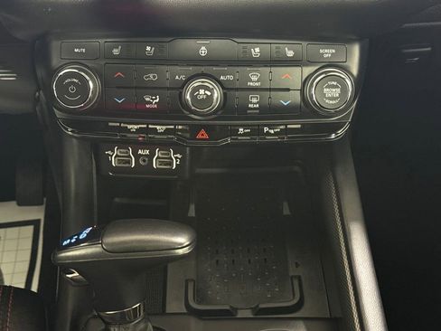 Used 2025 Dodge Durango R/T AWD/4WD image 27