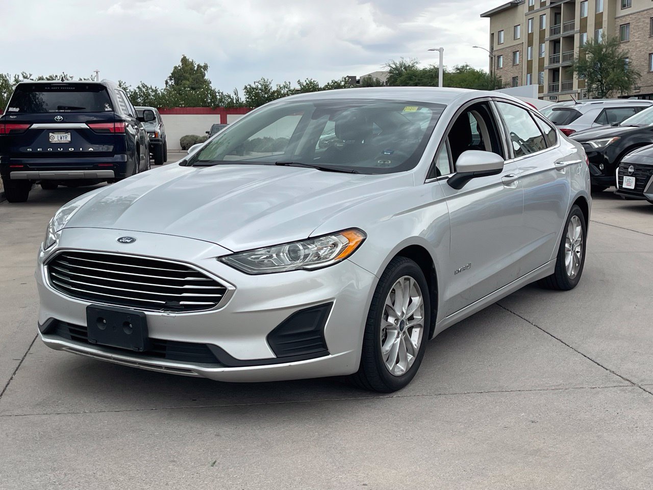 Used 2019 Ford Fusion SE FWD image 4