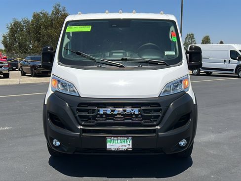 Used 2025 RAM ProMaster 2500 w/ Convenience Group FWD image 8