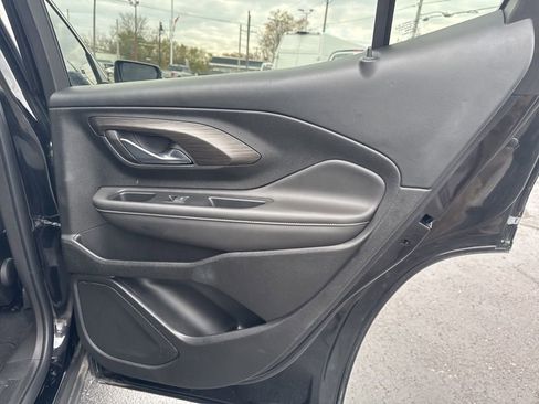 Used 2023 GMC Terrain SLE w/ Driver Convenience Package image 33