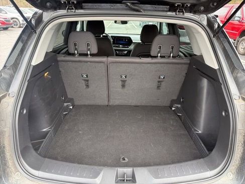 Used 2025 Chevrolet TrailBlazer LT AWD/4WD image 12