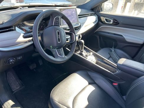 Used 2025 Jeep Compass Limited image 6