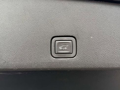 Certified 2024 Cadillac XT6 Luxury image 12