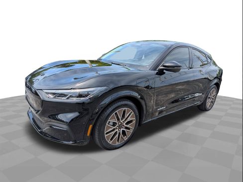 Used 2024 Ford Mustang Mach-E Premium image 8