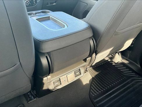 Used 2023 Chevrolet Silverado 1500 LT RWD image 12