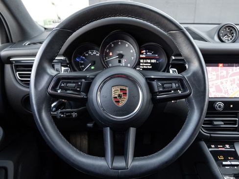 Certified 2023 Porsche Macan S AWD/4WD image 13