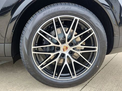 New 2026 Porsche Cayenne image 10